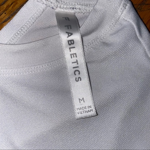 🎉HP🎉 Fabletics x Demi Lovato Tee - Picture 8 of 9